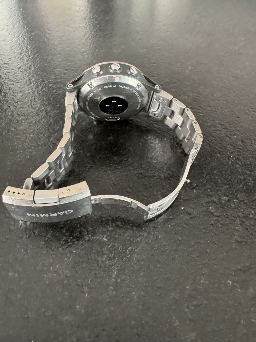 Garmin Smartwatch: Garmin Fenix 5 plus Sapphire avec bracelet titane – Usato da Port venduto da Wermala 1