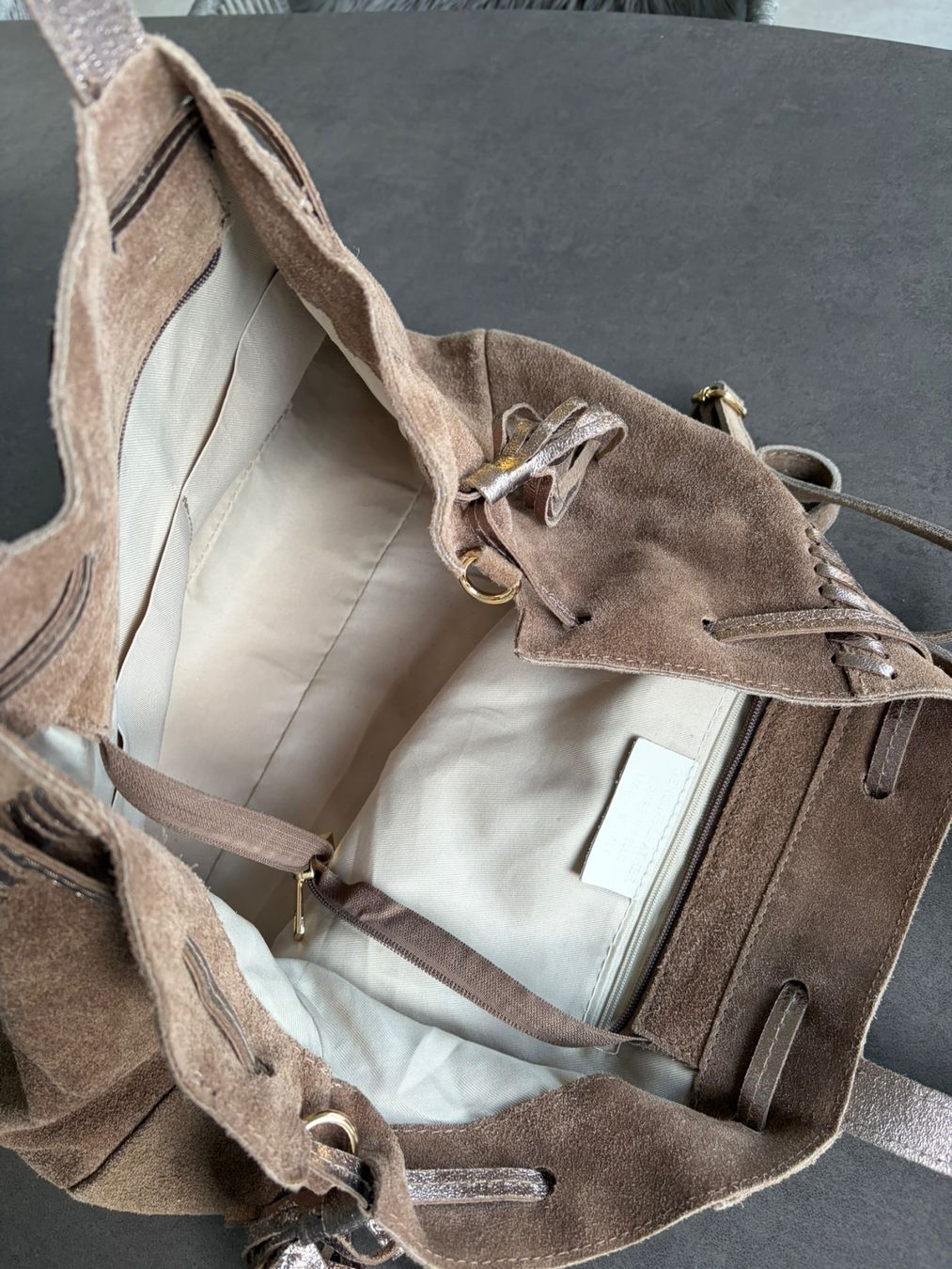 Borse da donna: Geräumige Wildledertasche – Nuovo (secondo la descrizione) da Schlossrued venduto da Meier-Al 2
