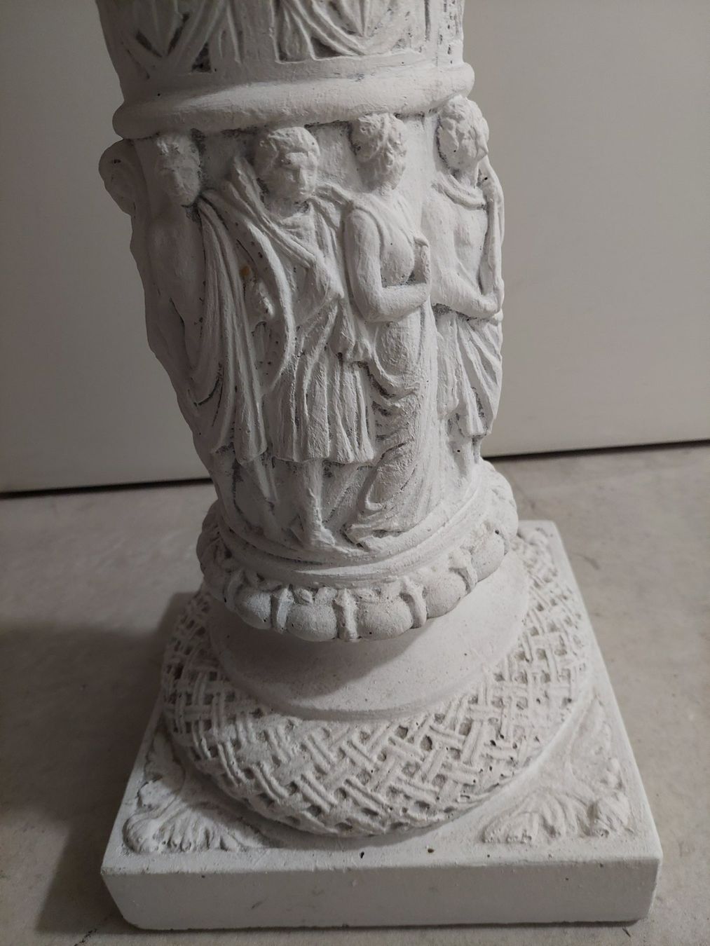 Skulpturen & Statuen: Säule – Gebraucht aus Wil SG von ram_c5j2 1