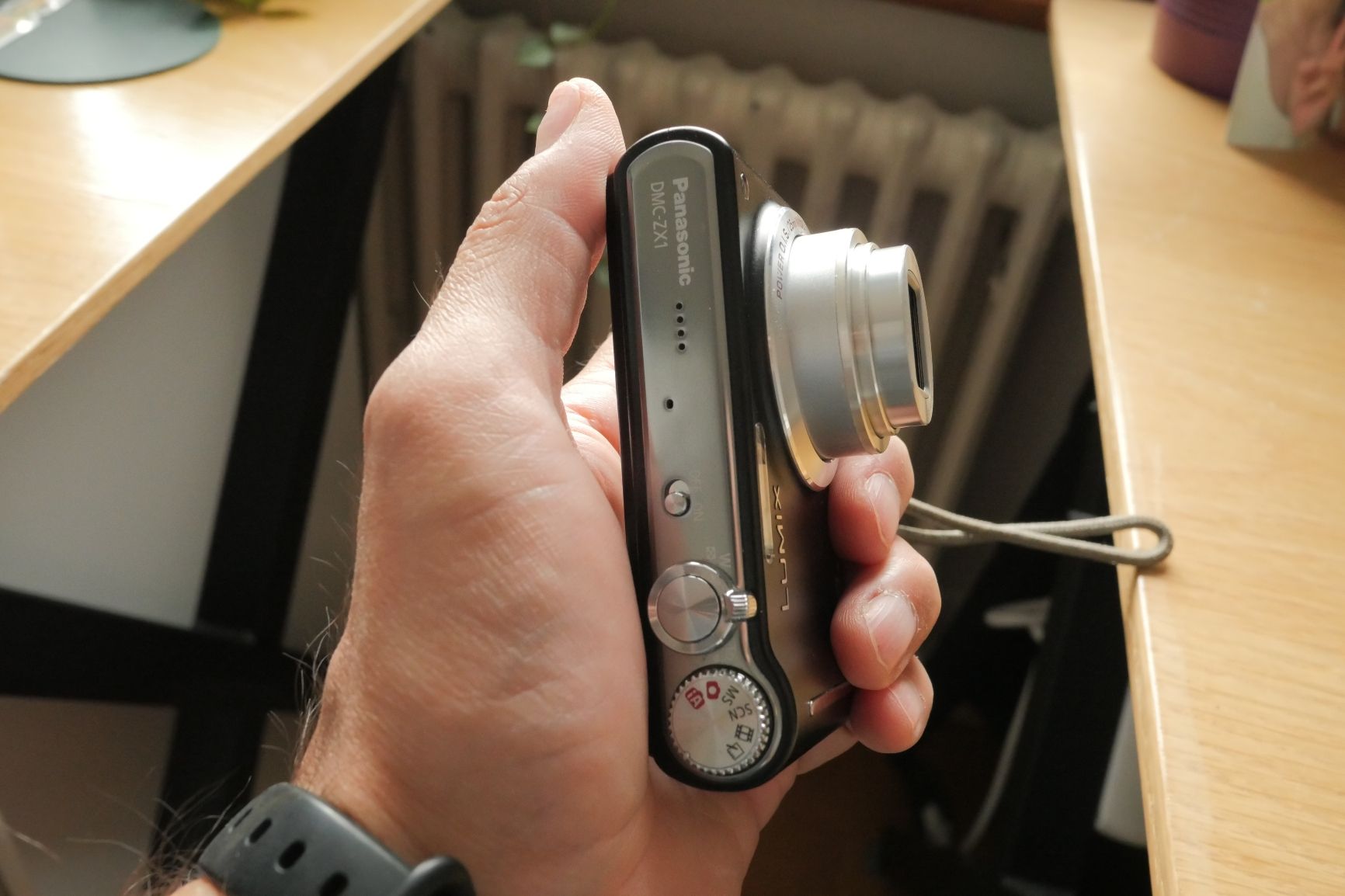 Panasonic Fotocamera: Panasonic Lumix DMC-ZX1 – Usato da Neuchâtel venduto da Carlosfmunoz 3