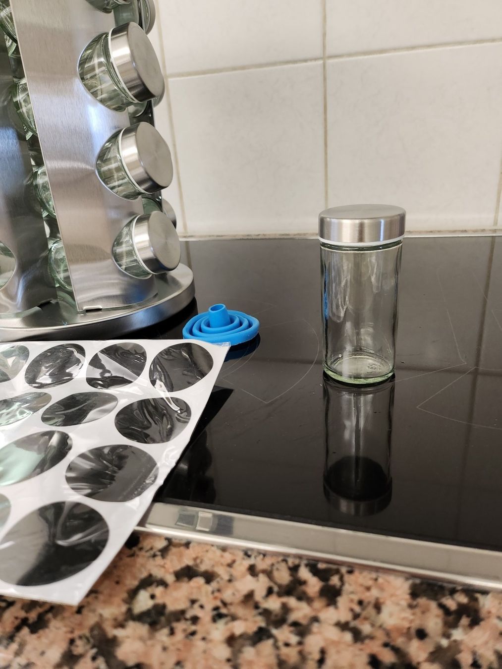 Altro in Stoviglie & Bicchieri: Gewürzständer mit 20 Gläsern – Nuovo e nell'imballaggio originale da Weiningen ZH venduto da merlion100 1