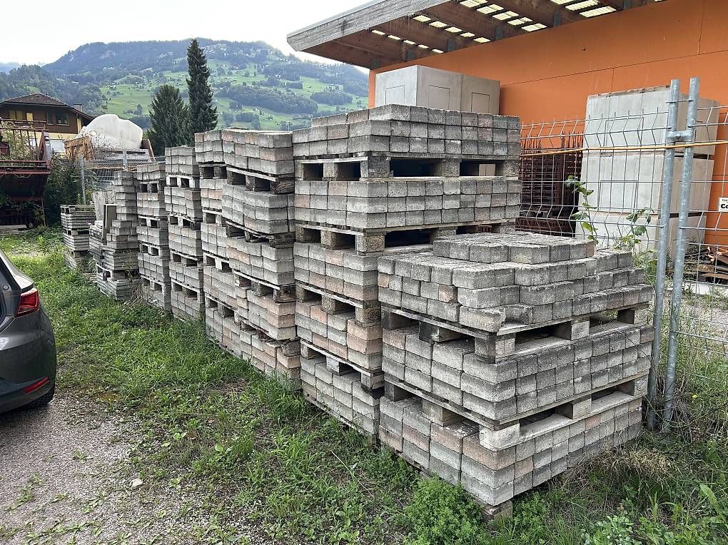 Pierres & tuiles: Beton Pflastersteine – D'occasion à Vaduz par Allrounder3