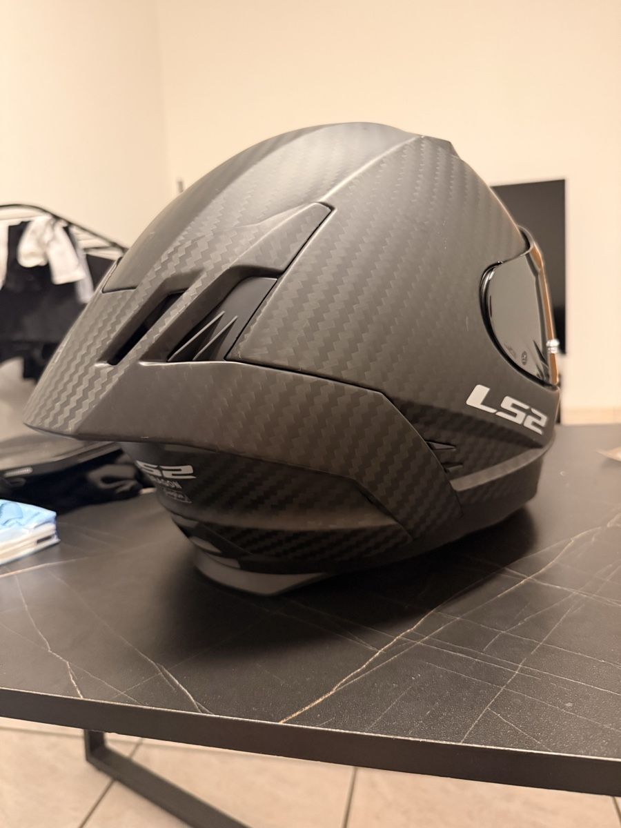 Casques & visières: Helm LS2 integral full carbon M grösse – Neuf (Voir description) à Bellinzona par Peet94 2
