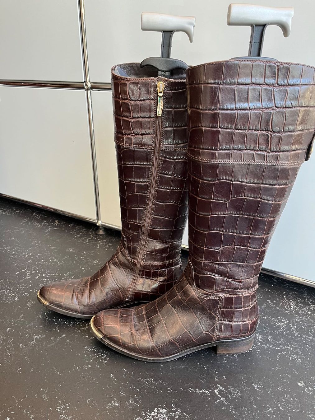 Scarpe da donna: Braune Stiefel Kroko-Look Grösse 38 – Usato da Basel venduto da Corinna58 4