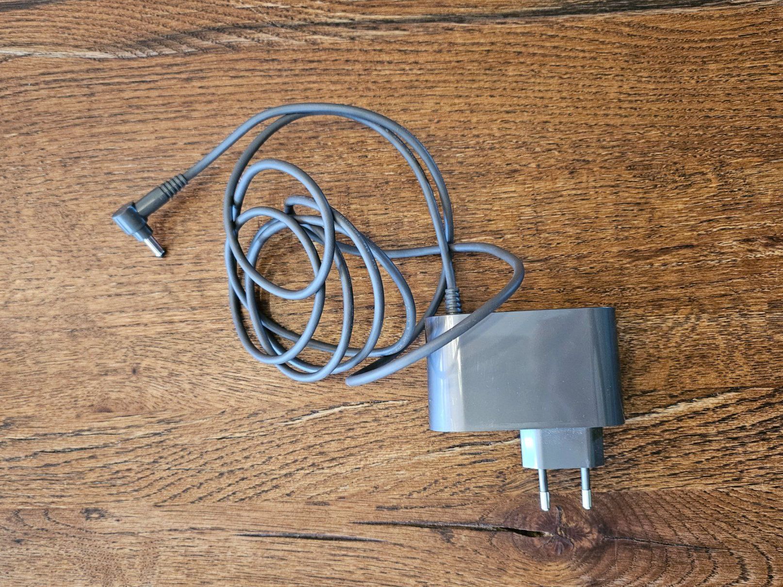Dyson Aspirapolveri & Accessori: Dyson Ladekabel/Ladegerät/Chargeur – Usato da Zürich venduto da natalos