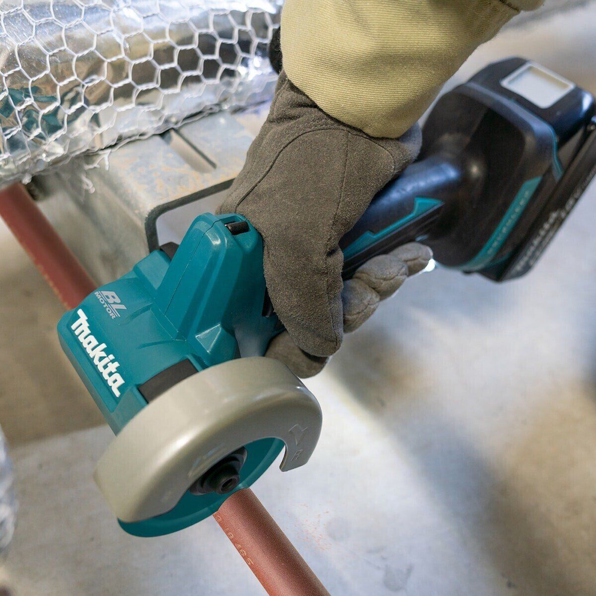 Makita Smerigliatrici & Lucidatrici: Makita Akku Winkelschleifer DMC300 – Nuovo e nell'imballaggio originale da Koppigen venduto da Bracher_Mail-House 3