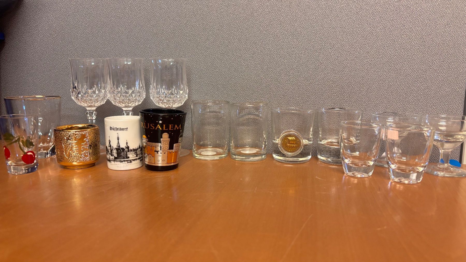 Bicchieri: 15 verschiedene Shot & Champaniergläser Klein. – Usato da Münchenstein venduto da tsp01