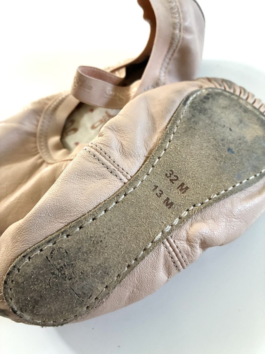 Scarpe per ragazze: Ballettschuhe Gr 32 Leder  – Usato da Zürich venduto da bar_2trt 1