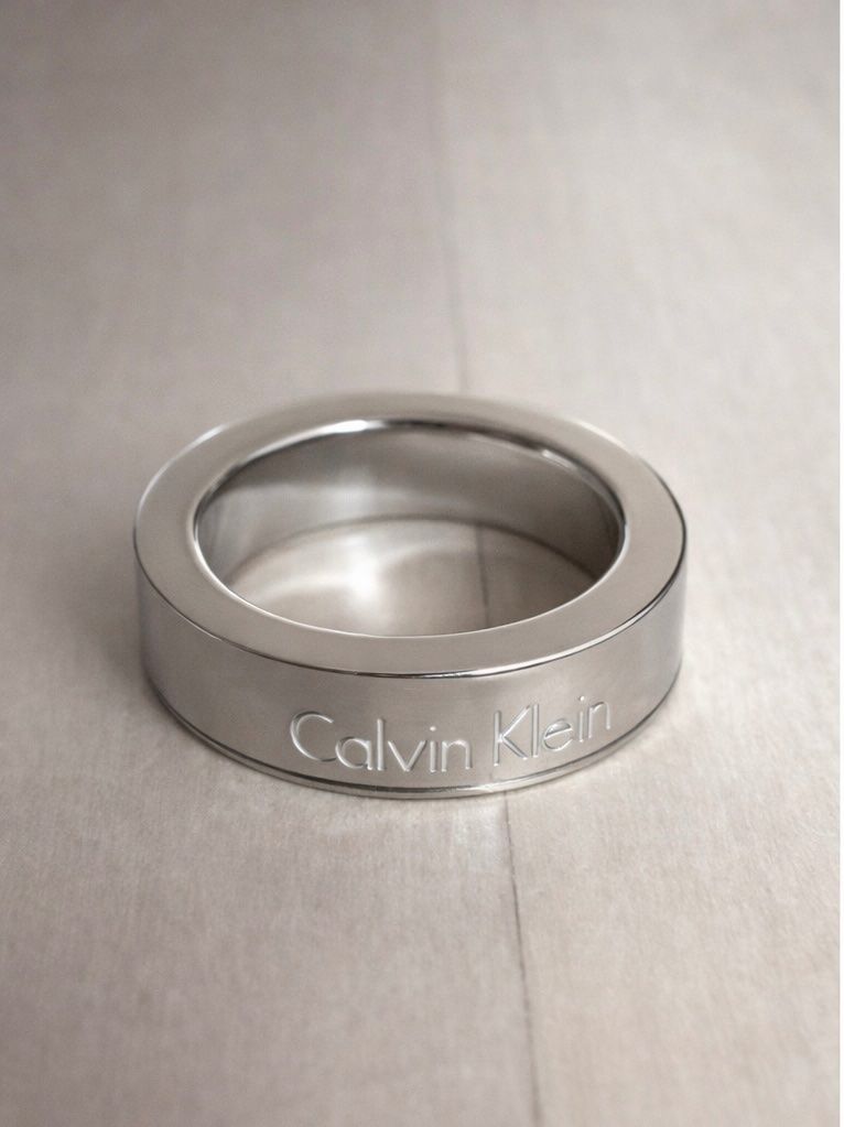 Calvin Klein Anelli: Calvin Klein Ring, Silver, with Rhinestones, Size 7 – Usato da Cudrefin venduto da Net5dok 1