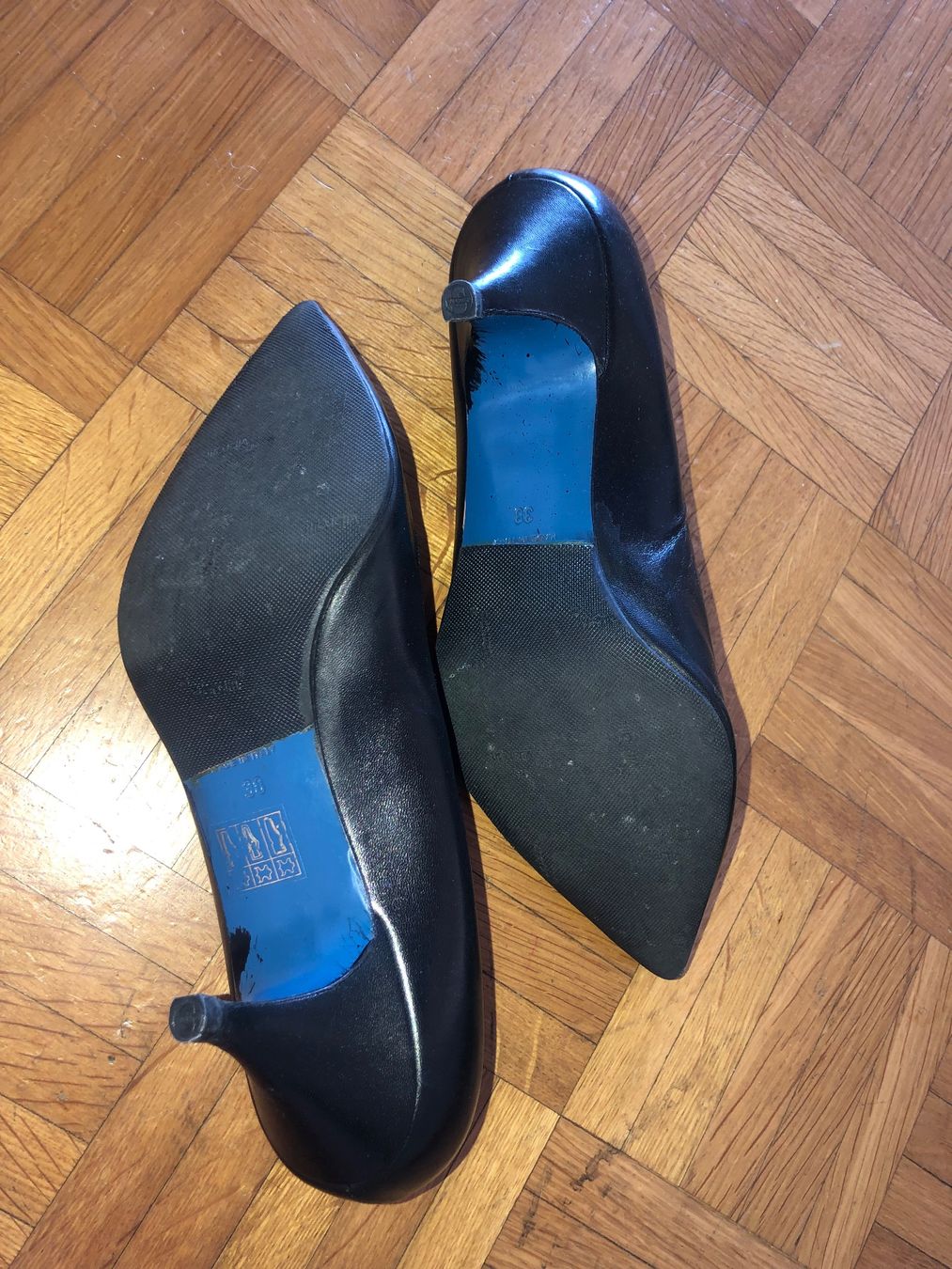 Scarpe da donna: Schuhe Pumps Leder Gr 37.5 – Usato da Zug venduto da estarthyme 1
