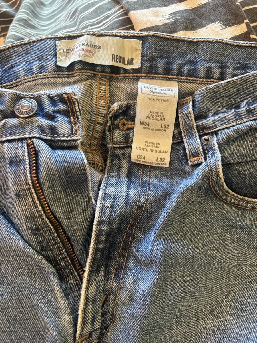 Levi's Jeans: Levis Signature 34 x 32 – D'occasion à Obermumpf par davetattoo 1