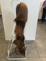 Neu Haarteil mit Krallen blond synthetisch 55 cm gewellt
