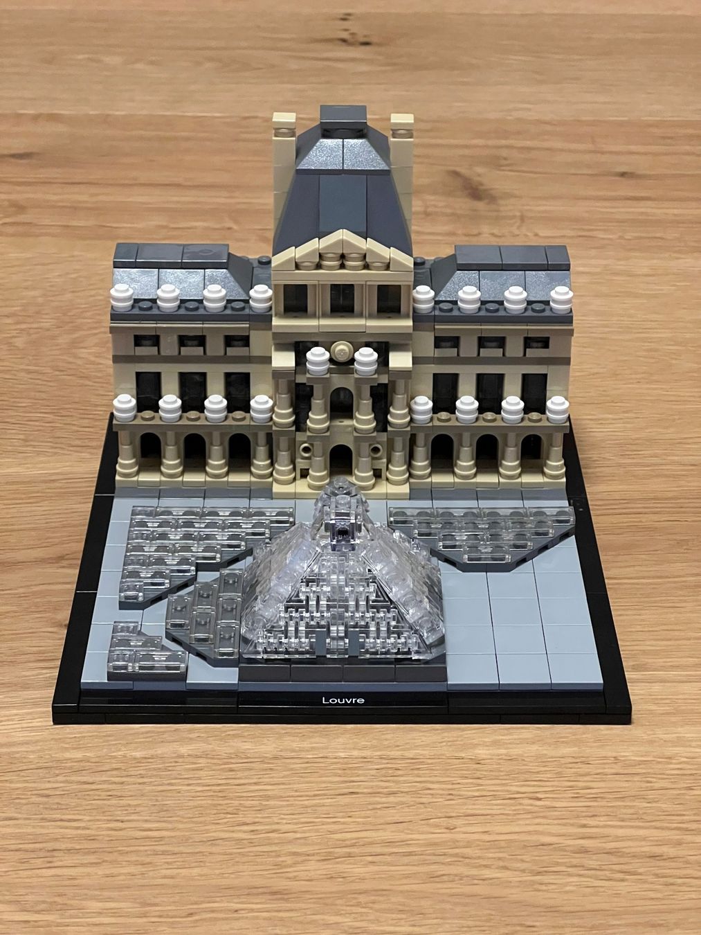 Lego Kit di costruzioni: Lego Architecture 21024 | Louvre – Usato da Bubikon venduto da Zeldamike 1