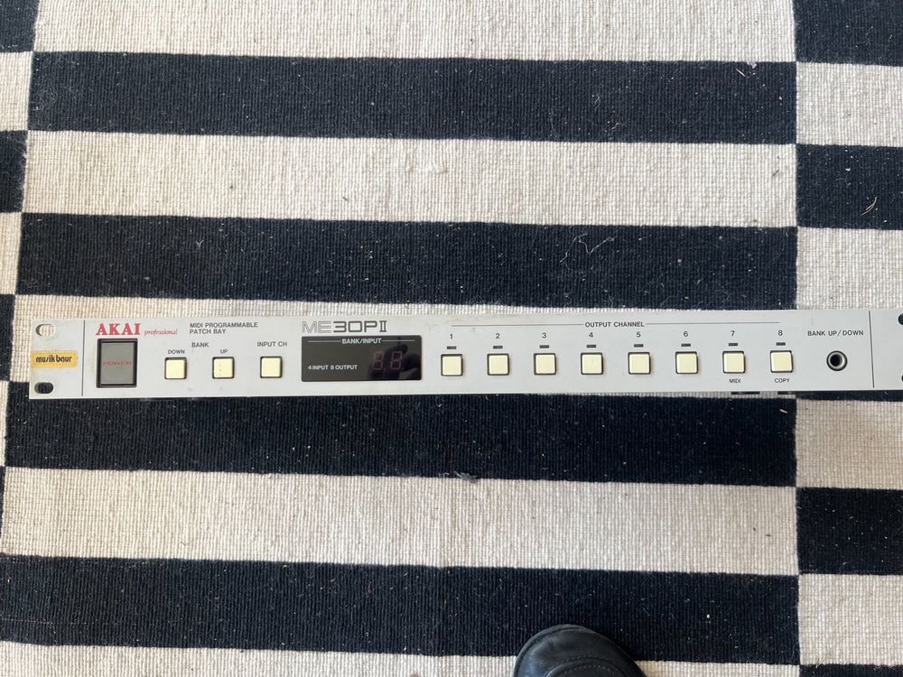 AKAI ME30PII MIDI Patchbay (Gebraucht) in Bern für CHF 66 – mit ...