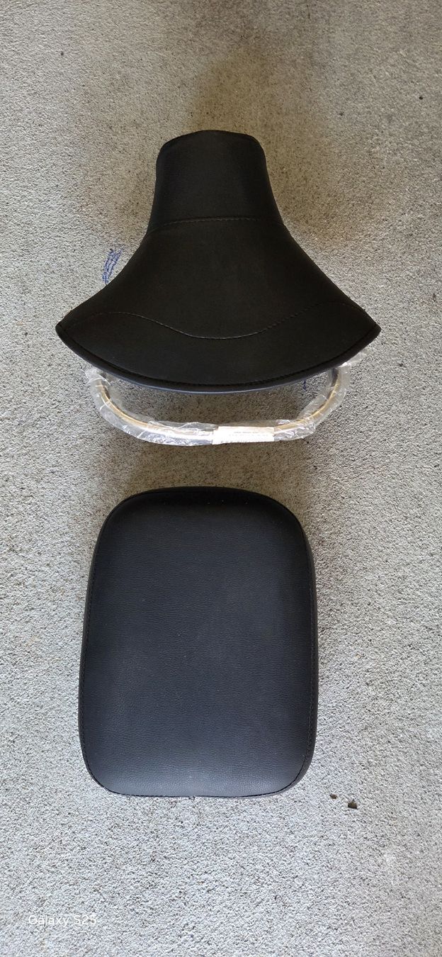 Vespa Tutti pezzi di ricambio per scooter: Selle Piaggio Vespa  – Nuovo (secondo la descrizione) da Yverdon les bains venduto da Carmelo85