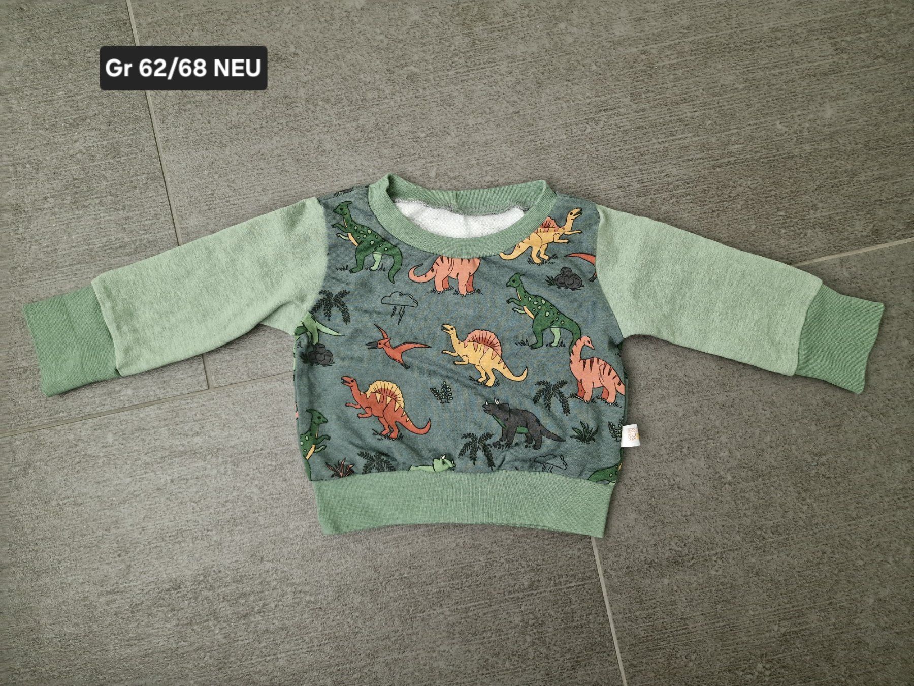 Maglioni & Felpe: Neuer Handmade Dinosaurier Pullover Gr 62/68 – Nuovo (secondo la descrizione) da Root venduto da Tanja.st