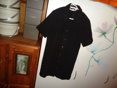 *** schwarzes Kleid *** / grosse Knöpfe / H&M