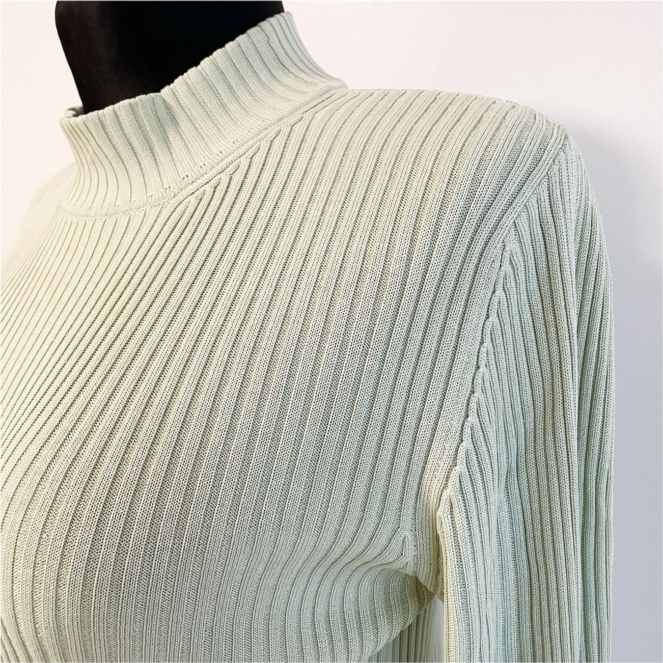 Maglioni & Felpe: Pullover 100% Seide Gr. M/L hellgrün 2x2 Strick VINTAGE – Usato da Brüttisellen venduto da Buxus 1