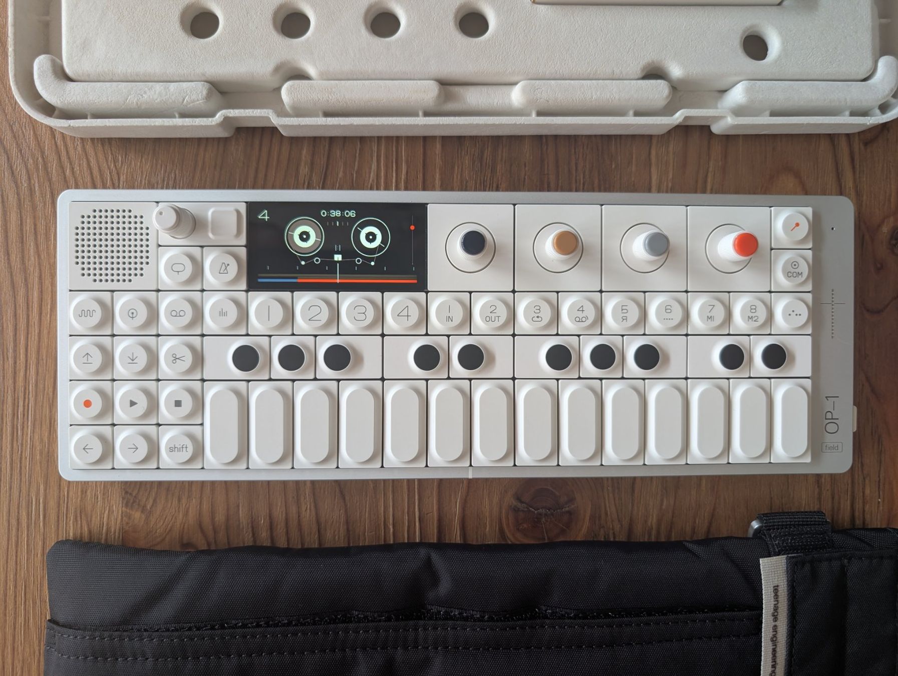 Musikinstrumente: Teenage Engineering OP-1 Field – Gebraucht aus Fribourg von jimwillard 1