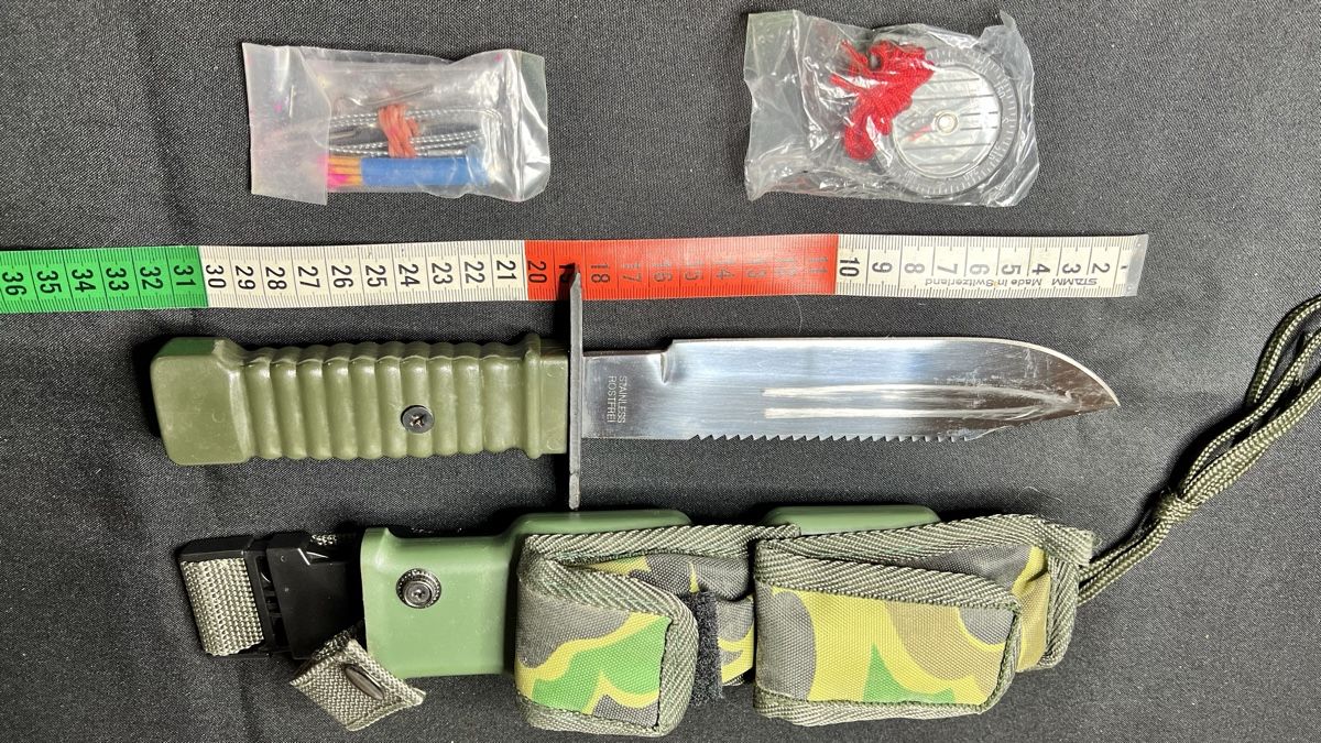 Zubehör: Couteau de survie – Gebraucht aus Meyrin von 24Heures