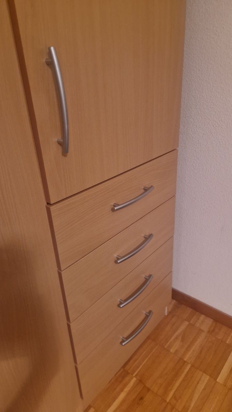Schränke: Kleiderschrank – Gebraucht aus Dättwil AG von Corinne_7 1