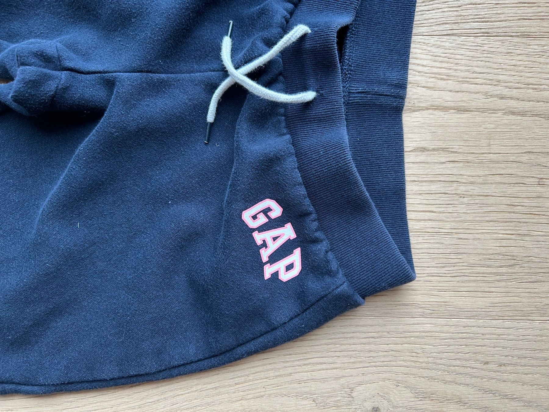 Gap Pantaloni: Trainerhose GAP, Grösse 10 – Usato da Zürich venduto da Aez.01 2