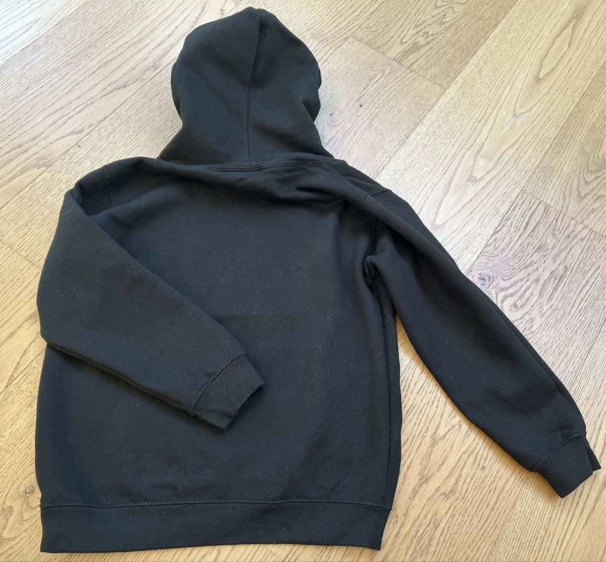 Lotti & Set di vestiti: 2 Hoodies Gr. 134/140 – Nuovo (secondo la descrizione) da Rothrist venduto da szc_9dg5 4