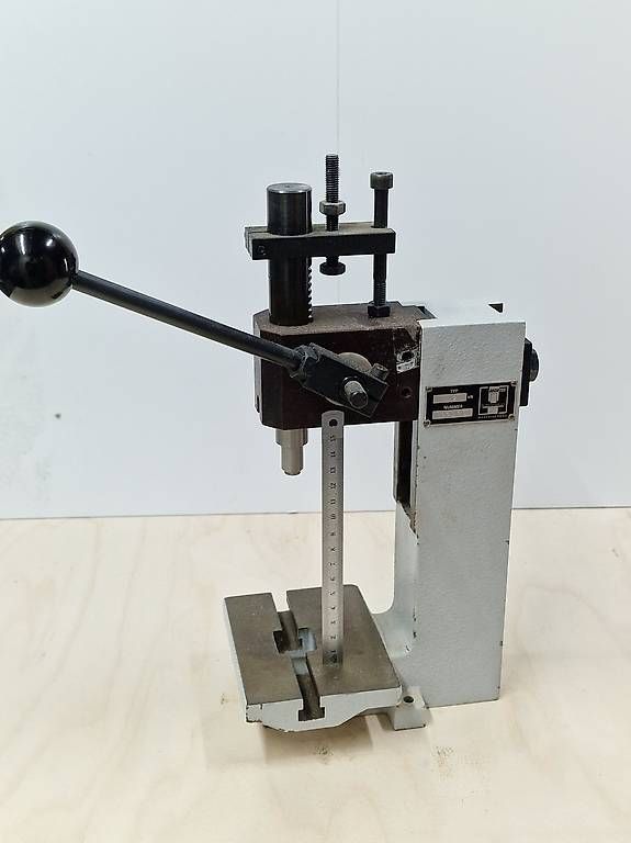 Tutte le macchine: Kleine Dornpresse – Usato da Niederdorf venduto da ROGO77