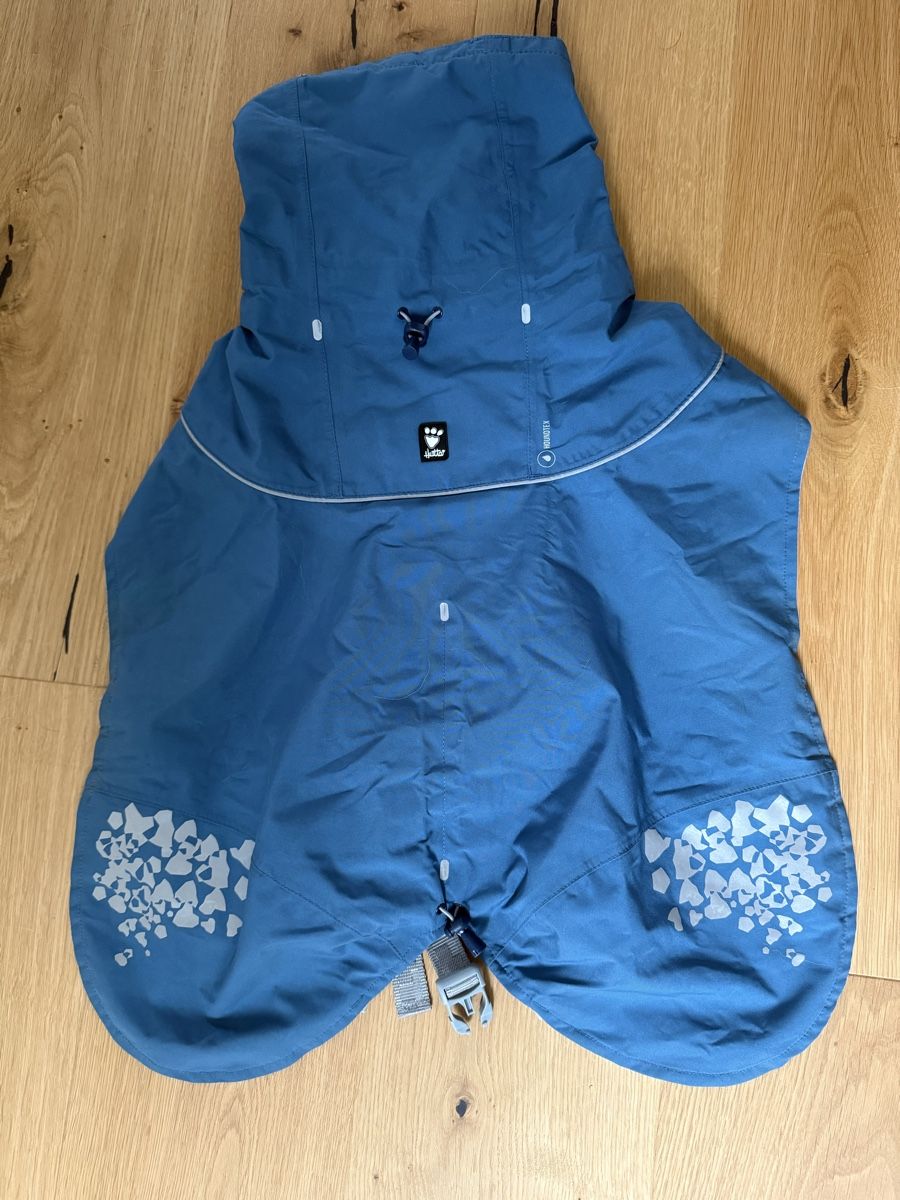 Hurtta Bekleidung: Hurtta Regenmantel 40cm – Gebraucht aus Kölliken von pho_2wcw