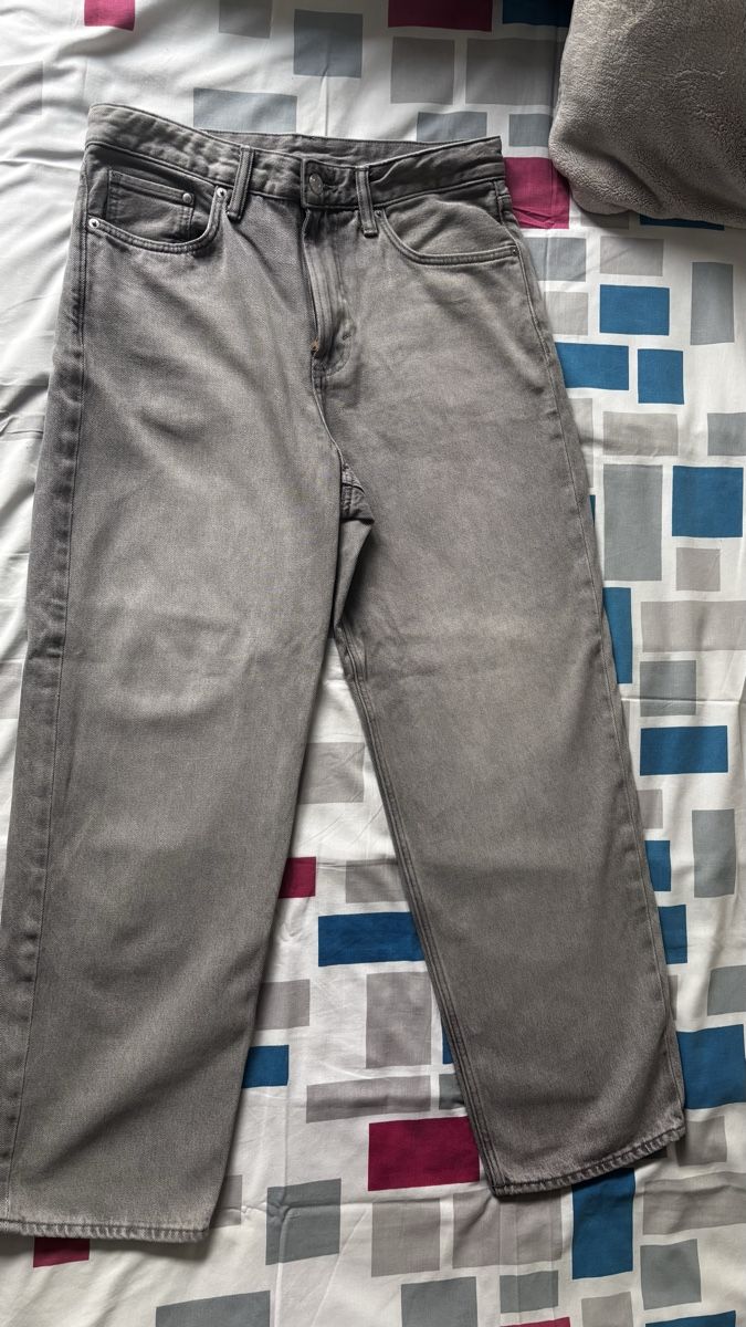 Kleiderpakete & -sets: Vêtements jeans pull gants  – Gebraucht aus Lausanne von volkenito 8