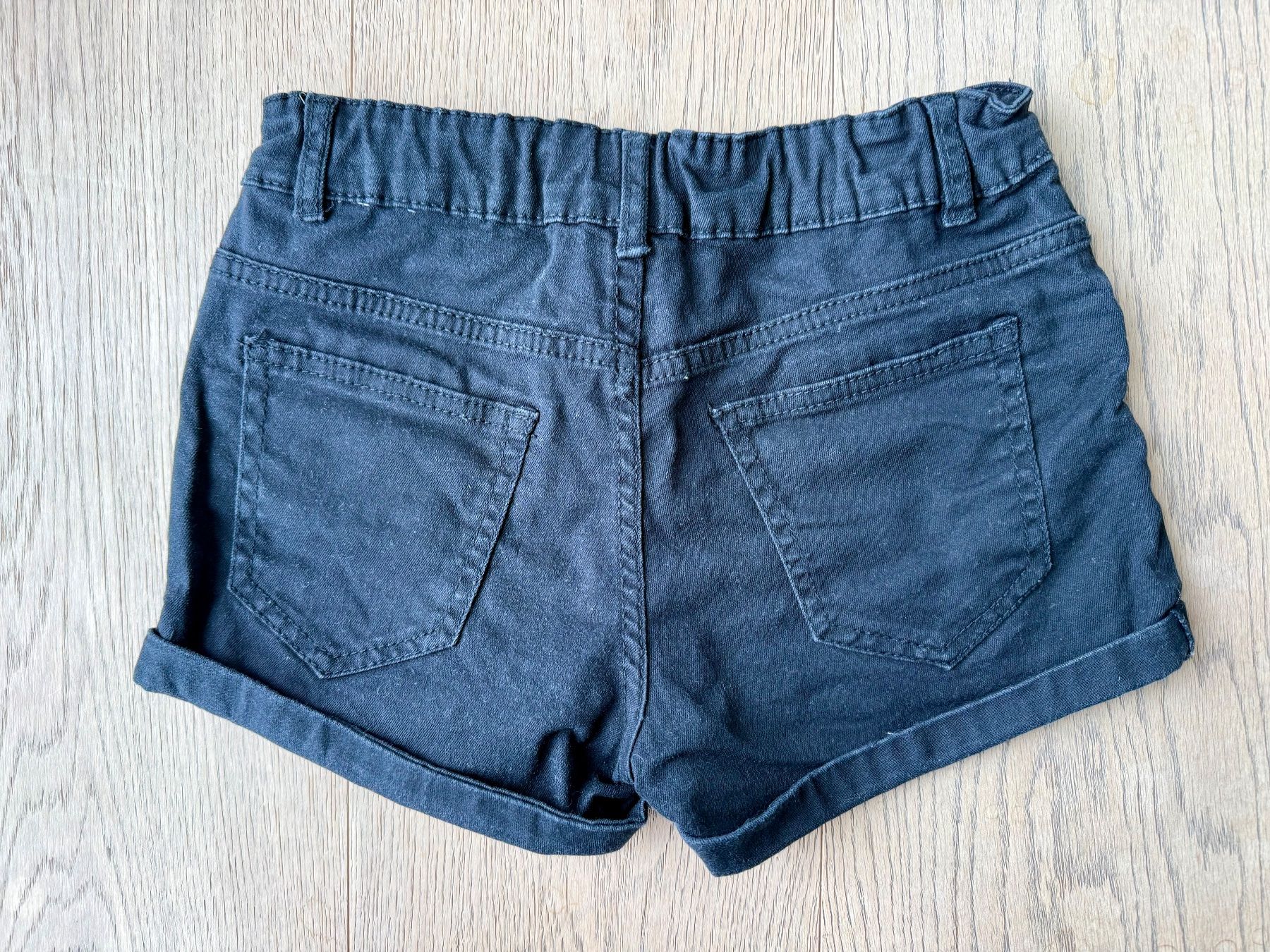 Pantaloni: Jeans Shorts schwarz, Grösse 146 – Usato da Cham venduto da Contuc 1