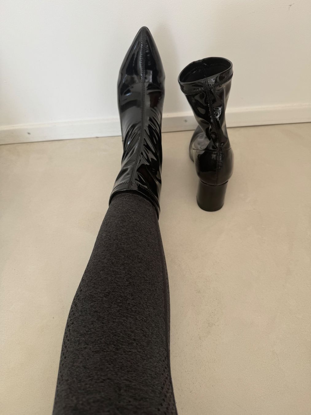 Scarpe da donna: Jolies bottines vernies stretch – Usato da giffers venduto da sev_c9x9 1