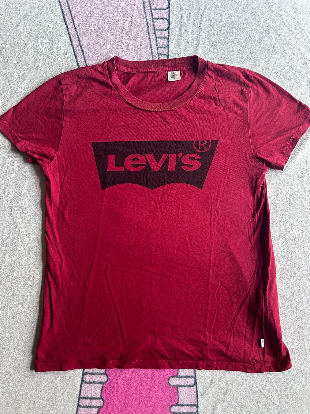 Levi's Kleiderpakete & -sets: Levi's T-Shirt, rot + Basic Needs Shirt, Gr. S – Gebraucht aus Vernier von Melone74 4