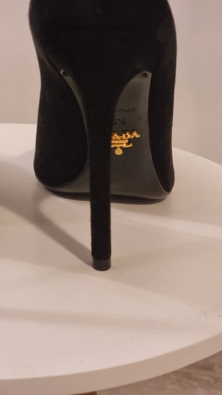 Prada Damenschuhe: Elegante Prada Wildleder Pumps Gr. 36.5 – Neu (gemäss Beschreibung) aus Lengnau BE von Thanu1994 3