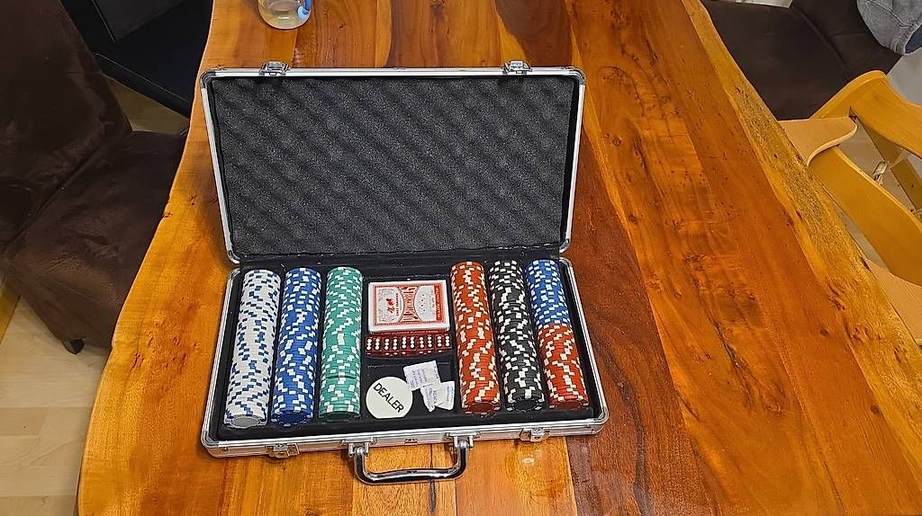 Giochi: Pockerset  – Usato da Lyss venduto da Carina014 1