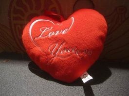 Herz rot, Aufschrift Love you