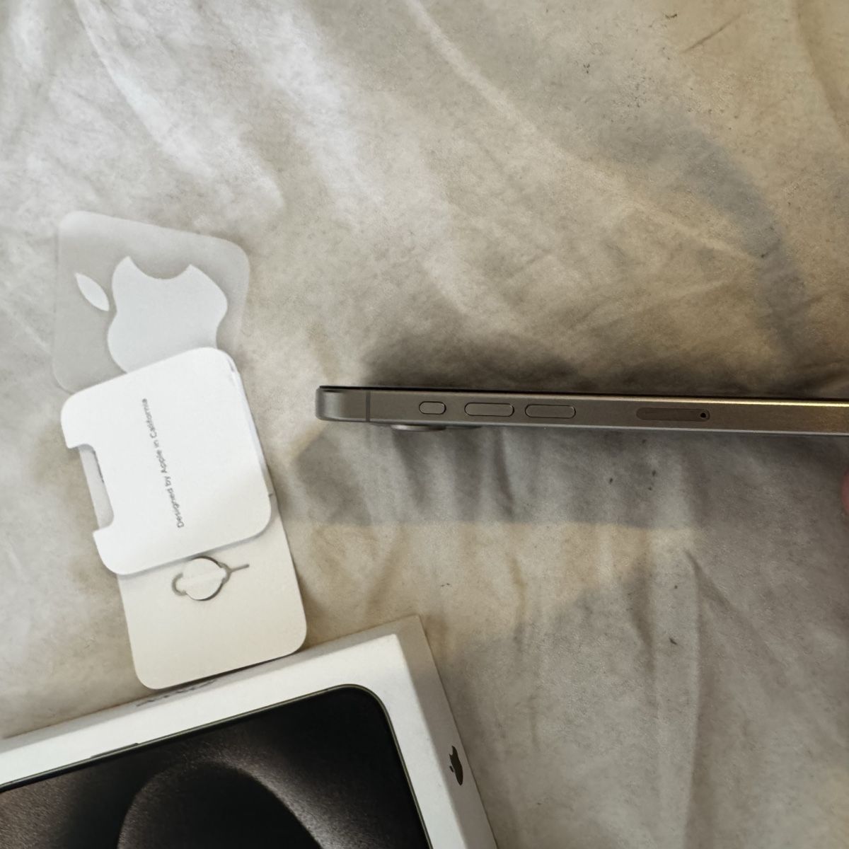 Apple Telefoni cellulari / Smartphones: Iphone 15 pro 128Gb – Usato da Cham venduto da Dzhurswitz 4
