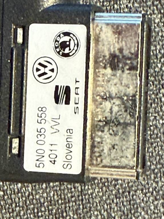 Cavi: 2× Originale VW MDI Kabel  USB + Lightning (OEM) – Usato da Hinteregg venduto da lor_9wdf 3
