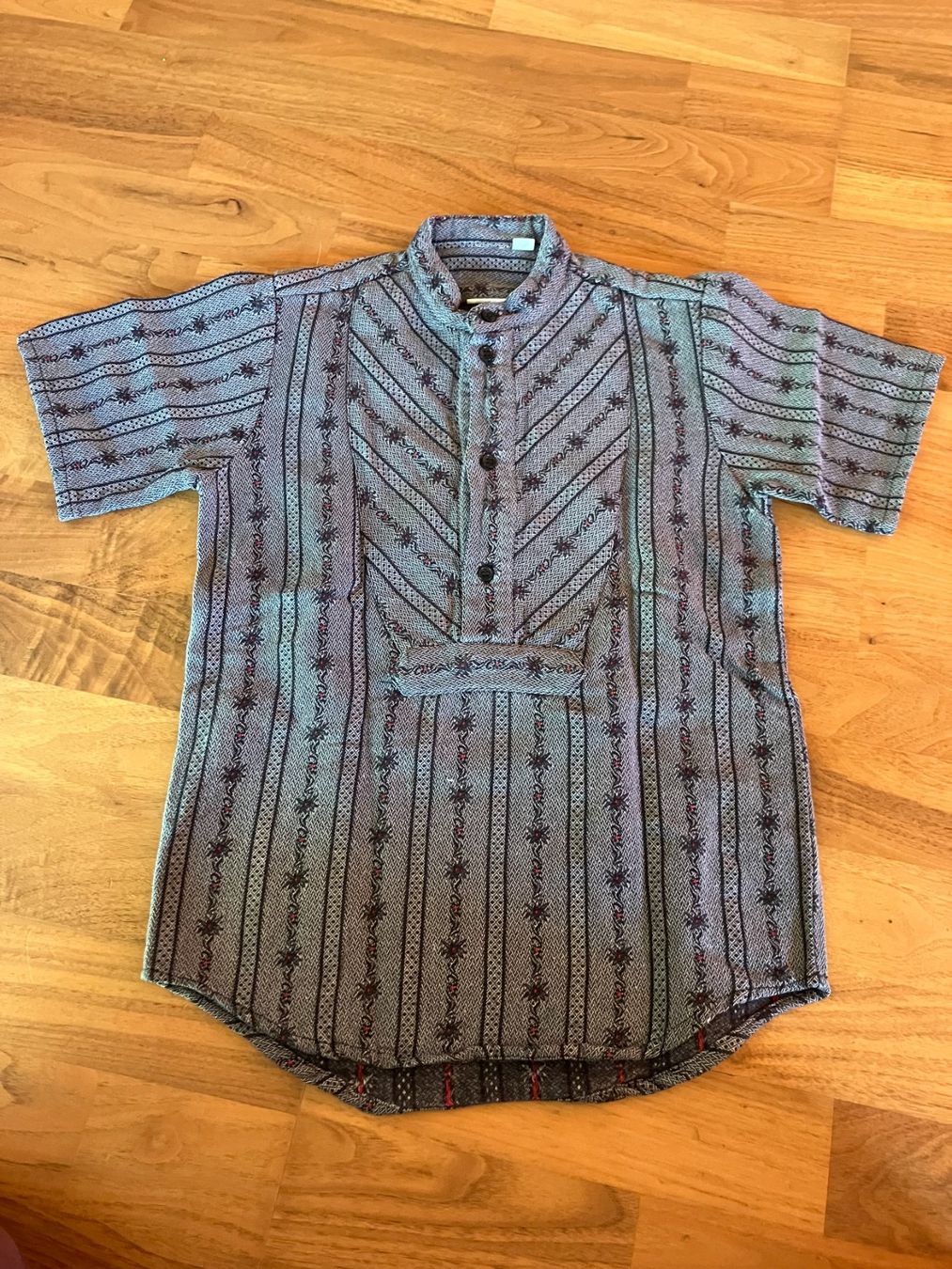 Camicie, T-shirt & Polo: Edelweisshemd Gr.128 – Nuovo (secondo la descrizione) da Grabserberg venduto da Trunegg87