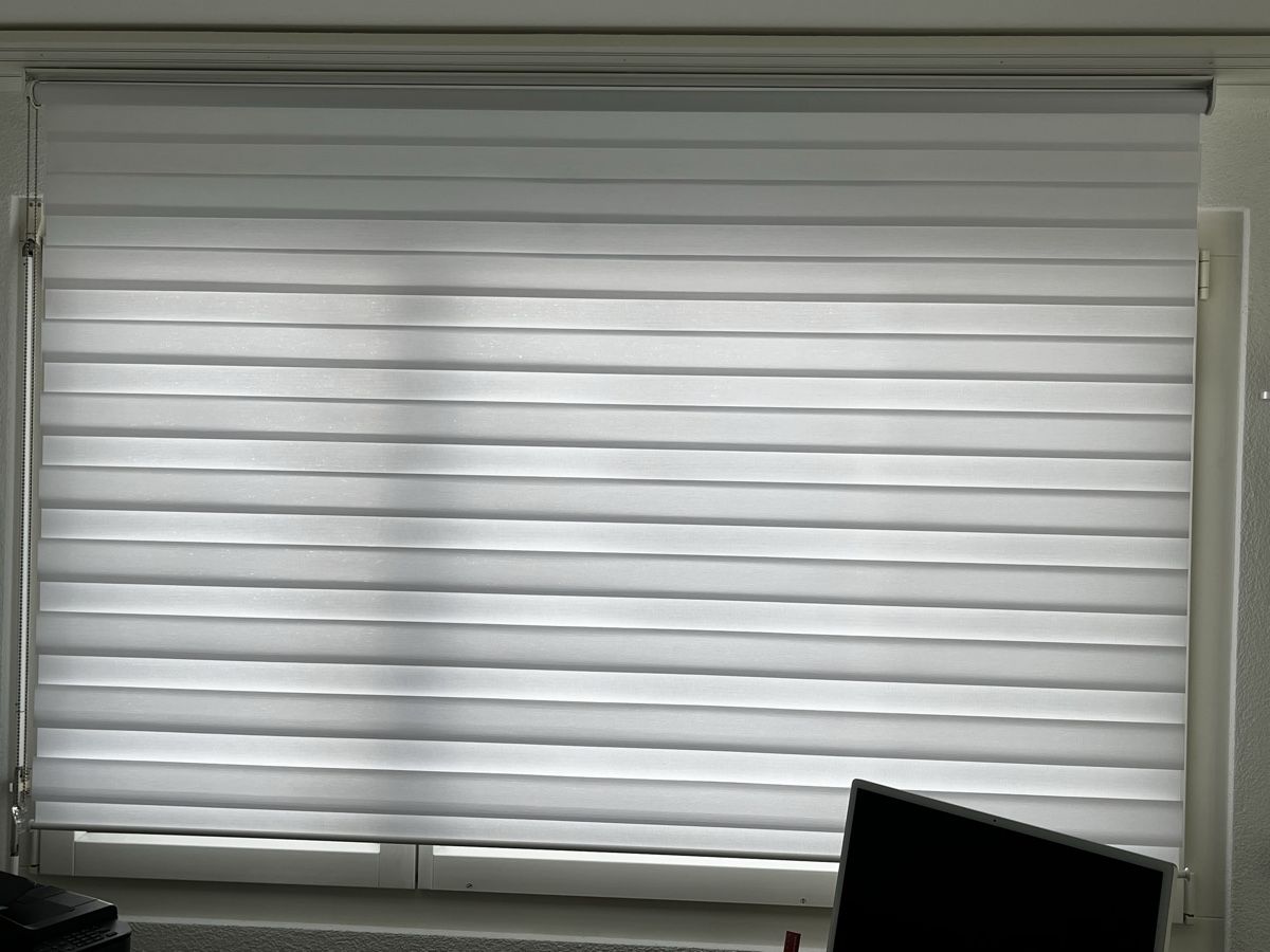 Tende da sole: 4 Doppelrollos weiss – Usato da Ennetbaden venduto da sonrisa75 1