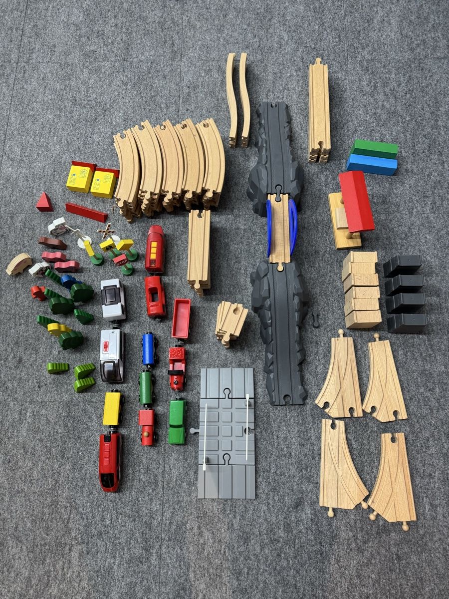 Brio Spielzeuge: Brio Holzeisenbahn-Set – Gebraucht aus Hettiswil von F6hellcat 1