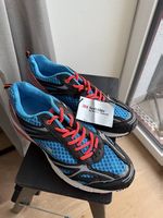 Komplett neue Herren-Sportschuhe - Große 45-46
