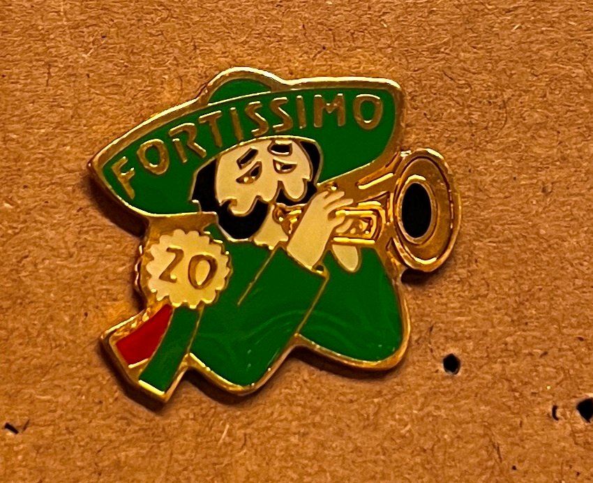 Placchette & Badge: Luzerner Fasnachtspin Fortisimo – Usato da Obernau venduto da Wgnom