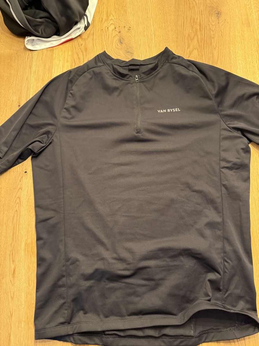 Decathlon Canottiere & Pantaloni: Trikot VanRysel in XL – Usato da Schaffhausen venduto da Danilo-86 1