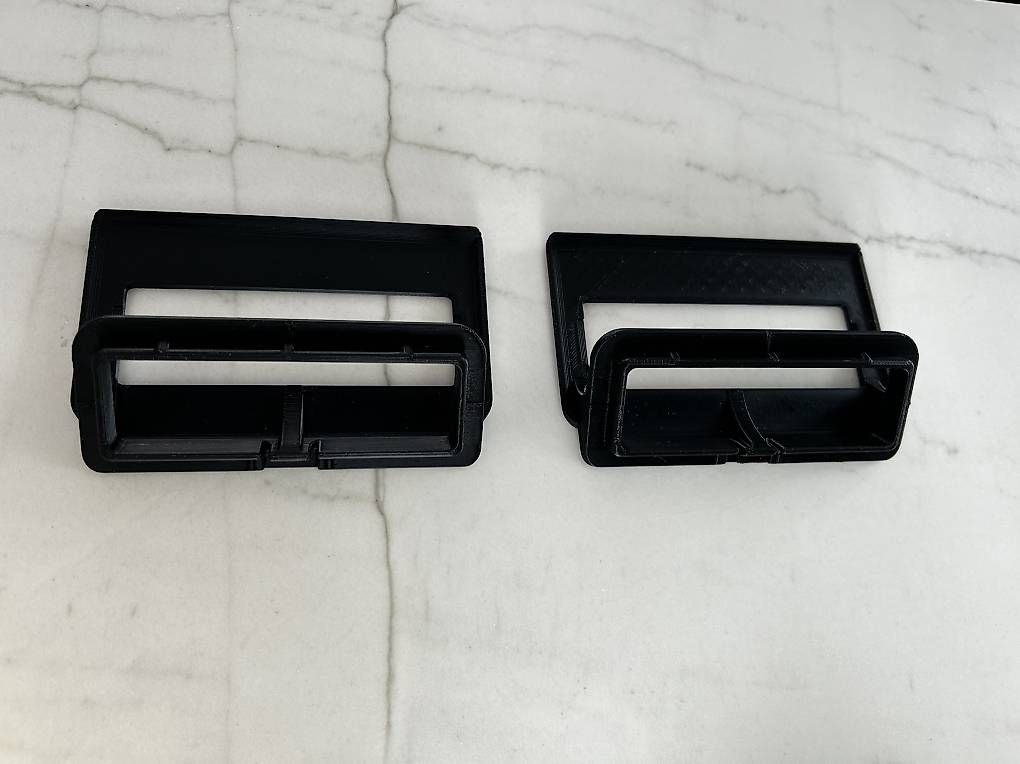 Toutes les pièces auto: Halter Innenbeleuchtung E30 – D'occasion à Oberbüren par Hilux12 1