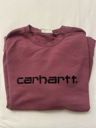     Carhartt crewneck sweatshirt