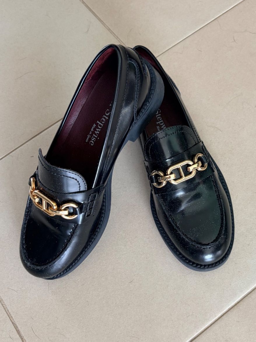 Damenschuhe: Bryan Stepwise - Loafers Schwarz Grösse 36 Damen – Gebraucht aus Basel von sue_dw92