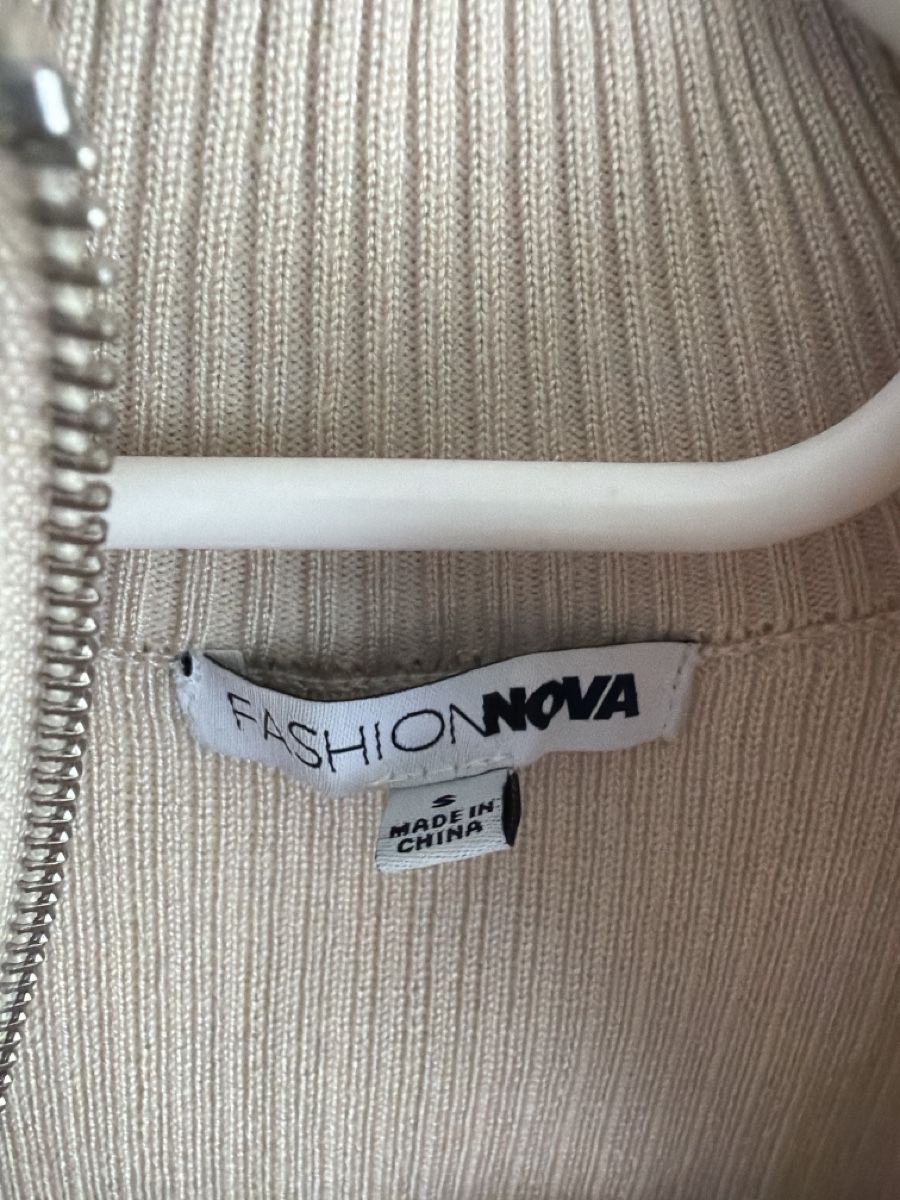 Lotti di vestiti: Ensemble Fashion Nova beige, taille S – Nuovo (secondo la descrizione) da Renens VD venduto da sar_bwz5 5