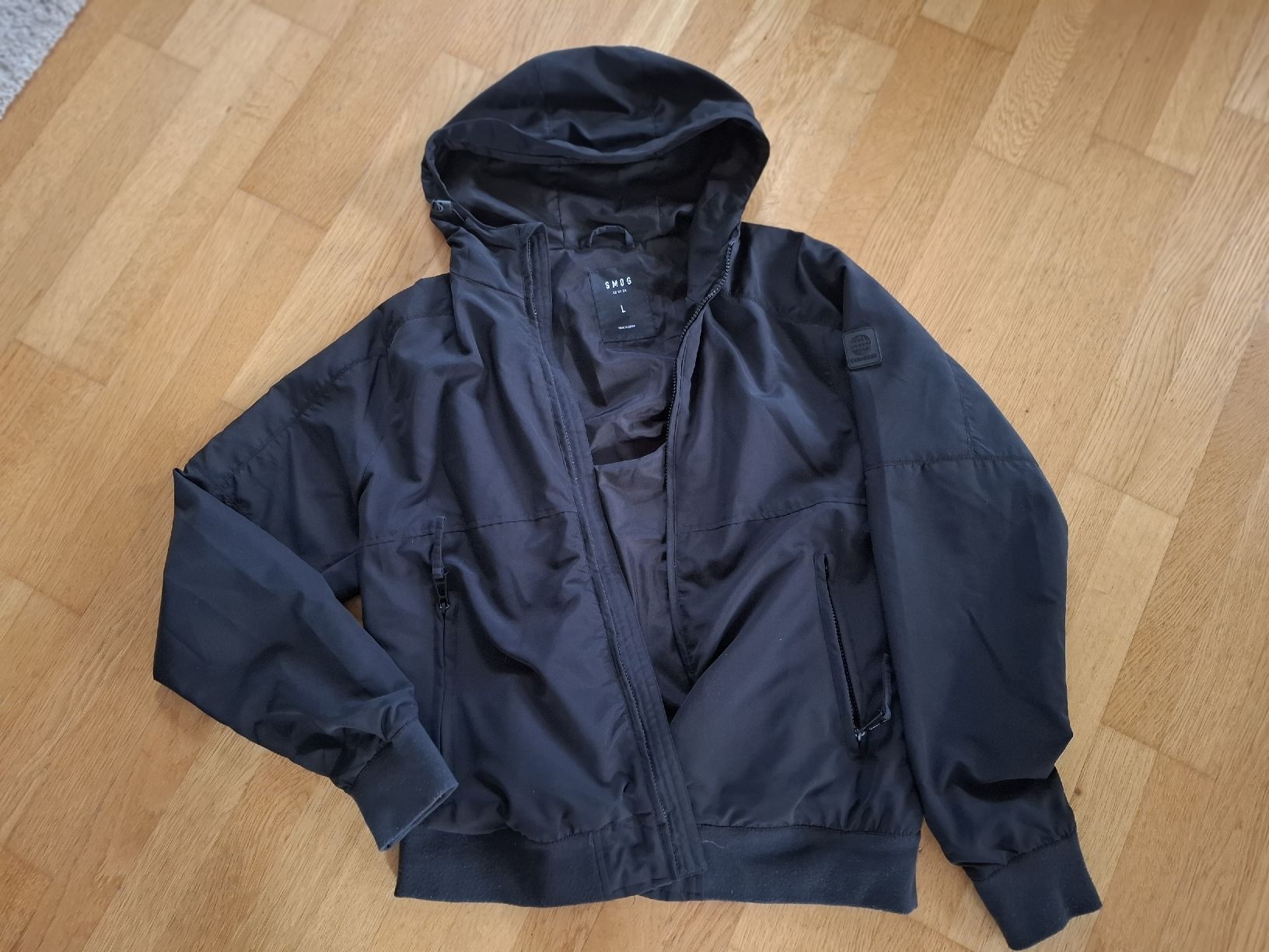 Jacken: leichte schwarze Jacke SMOG – Neu (gemäss Beschreibung) aus Zürich von the_6wnc