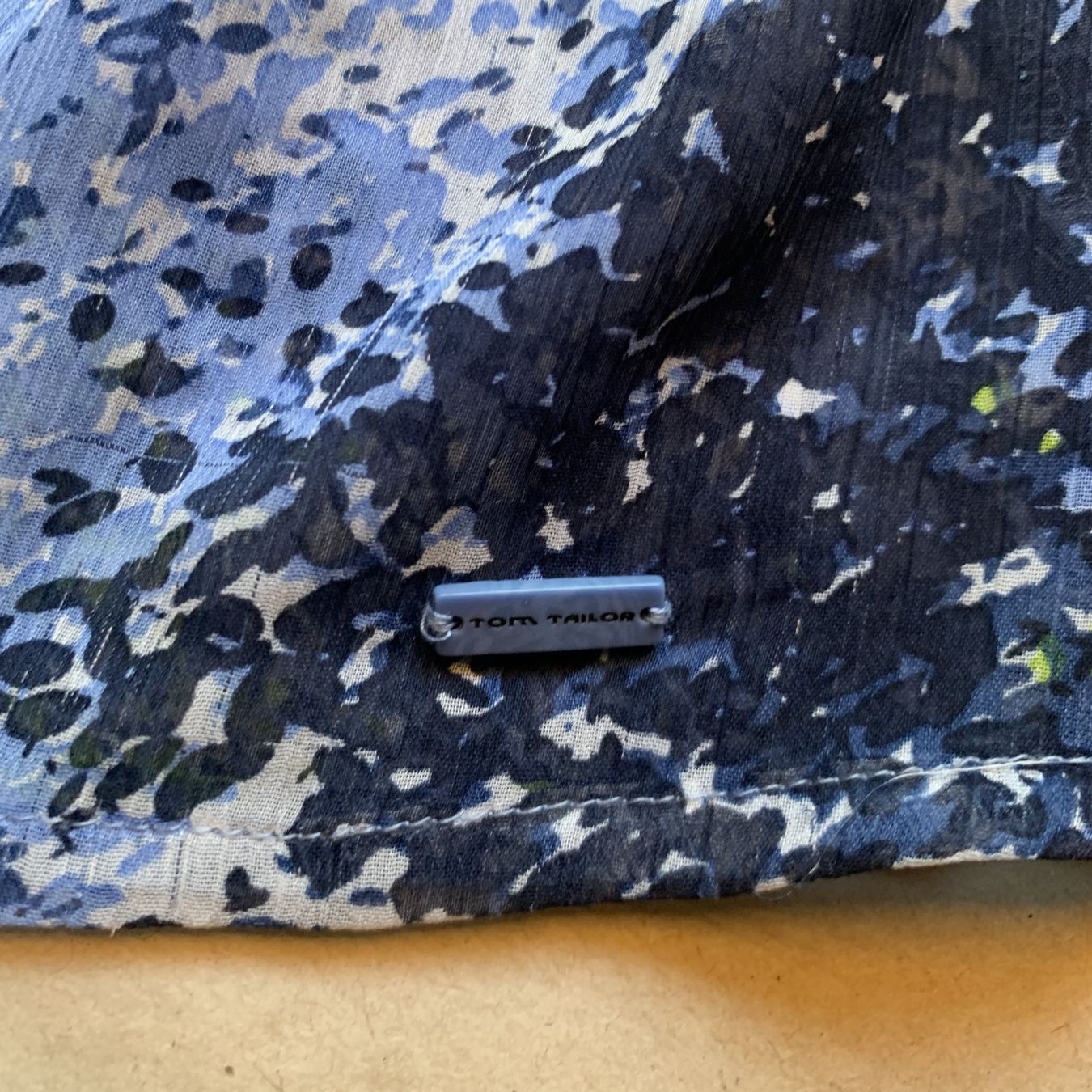 Tom Tailor Camicette: Tom Tailor ärmelloses Top in Blau-Limette – Usato da Chalais venduto da Decoarts.art 4